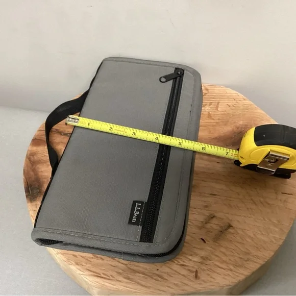 ⚫️ L L Bean Documents / Passport / Travel Organizer - Unisex - Excellent - Picture 11 of 12